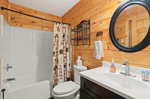 Buckeye Chuck Rustic & Cozy Family Mtn Home