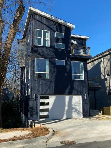 Entire Home Close To Boa Stadium & City