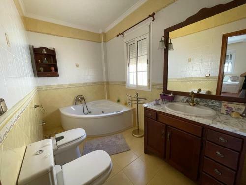 Agradable Casa Rural Con Piscina En La Vi�uela