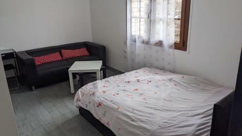 Apartamento Studio Tout �quip� Avec Lit Double Et Espace Ext�rieur