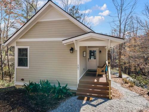 Lakeview Oasis- Pet Friendly W/ Hot Tub & Beach!