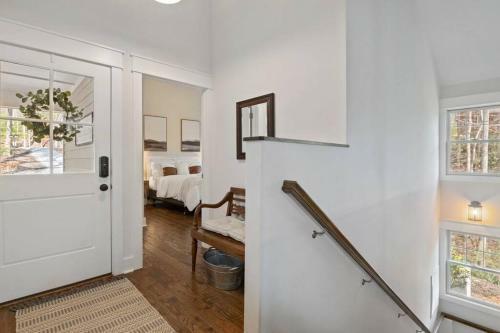 Lakeview Oasis- Pet Friendly W/ Hot Tub & Beach!