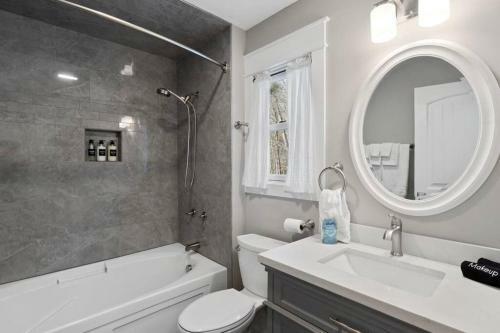 Lakeview Oasis- Pet Friendly W/ Hot Tub & Beach!