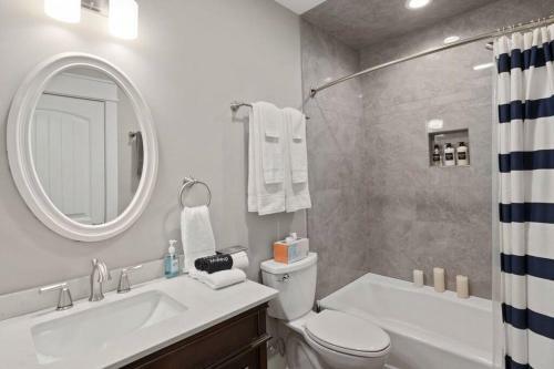 Lakeview Oasis- Pet Friendly W/ Hot Tub & Beach!
