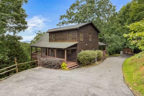 Large Cabin With Views Of Beautiful Nc Mountains