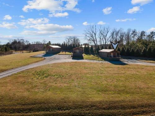 Tiny Cabin 1- Near Tryon Equestrian Center