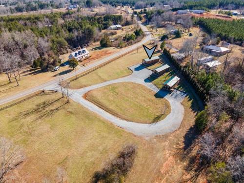 Tryon Tiny Cabin #3 Minutes From Equestrian Center