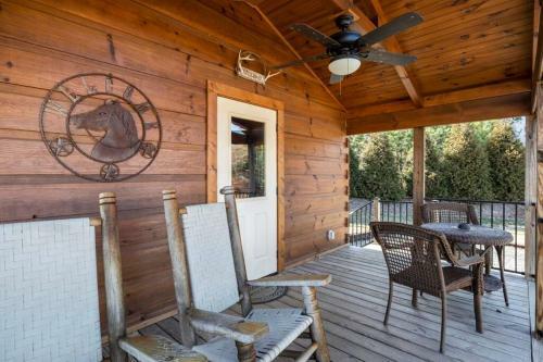 Tryon Tiny Cabin #3 Minutes From Equestrian Center