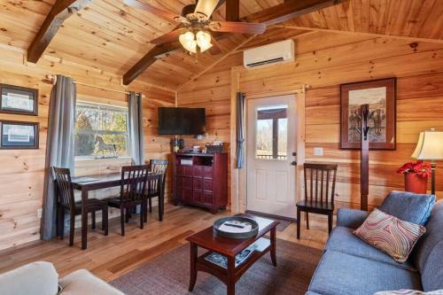 Tryon Tiny Cabin #3 Minutes From Equestrian Center