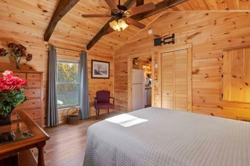 Tryon Tiny Cabin #3 Minutes From Equestrian Center