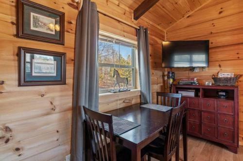 Tryon Tiny Cabin #3 Minutes From Equestrian Center