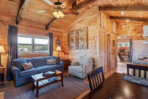 Tryon Tiny Cabin #3 Minutes From Equestrian Center