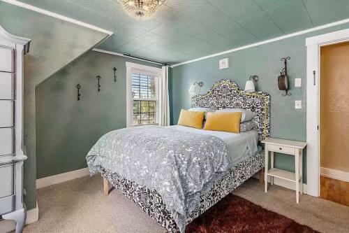 1930s Queen Anne Home 4 Bedroom-central Location