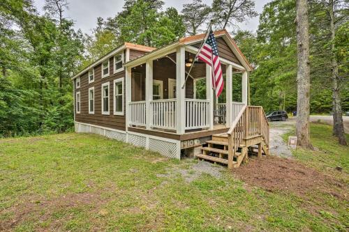 Cozy Chattanooga Cottage With Paddleboat, Pond!