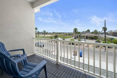 Beautiful New 3 Bedroom Townhouse W/ Private Pool