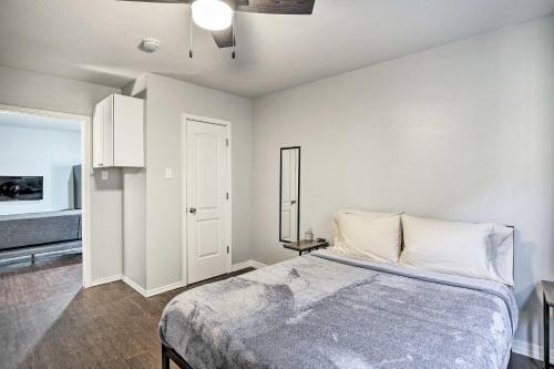 Cozy Dallas Getaway Near Dining And Attractions