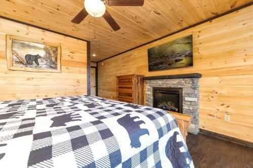 Above The Rest - 4 Bedrooms, 4,5 Baths, Sleeps 12 Home