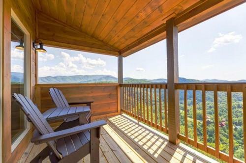 Above The Rest - 4 Bedrooms, 4,5 Baths, Sleeps 12 Home