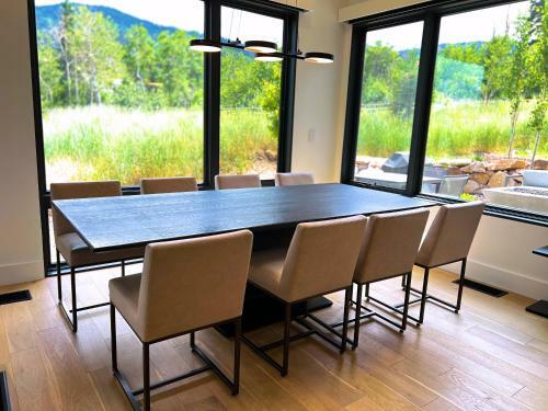 Modern Mountain Retreat