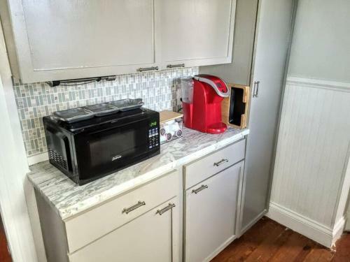 Warm & Lovely Private House With Backyard In Rva