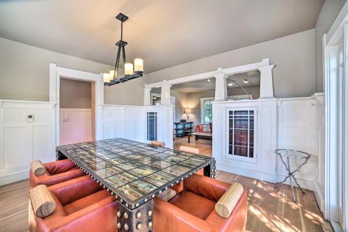 Bellevue Craftsman Home With Deck And Fire Pit!