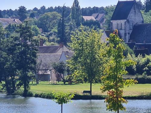 Maison Chaleureuse Au Bord Du Plan D'eau