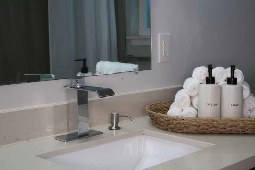 Luxurious & Spacious Upper 3bd Duplex In Kent