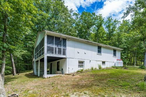 Lakefront Cottage W Fire Pit Grill Wifi & Deck