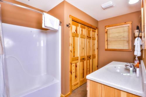 Bear Paw Hideaway
