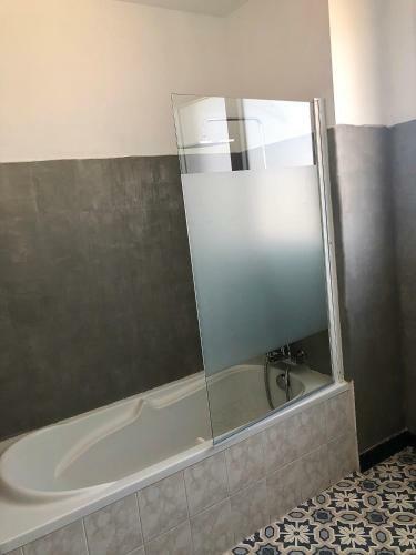 Bed & Breakfast Magnifique Chambre Meubl�e de Standing