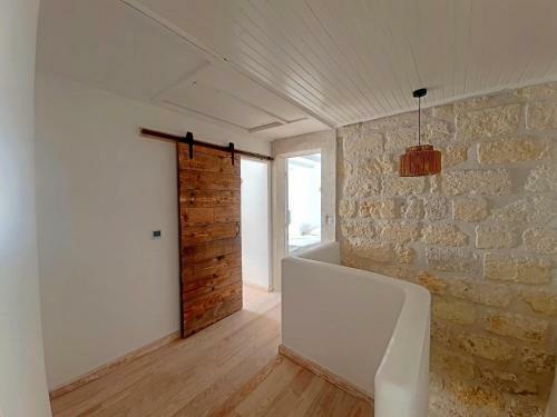 R�f Ls73 : Maison De Village 9 Pers Rue Espelly