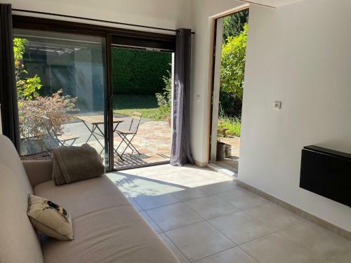 Apartamento Studio Avec Foret, Jardin Et Une Cascade - Lac D'annecy