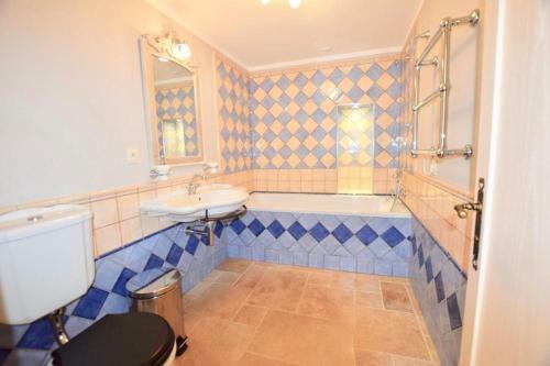 Charming Villa With Swimming Pool