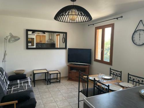 Apartamento Charmant Logement Avec Piscine En Provence