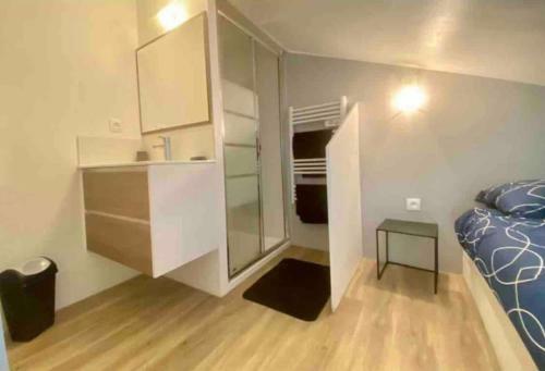 Apartamento T1 Bis Duplex R�cent + Parking+jardin Bien Plac�