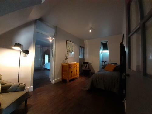 Bed & Breakfast Maison Du Chevalier Des Huttes - Table Et Chambres D'h�tes