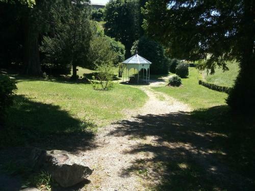 Bed & Breakfast Maison Du Chevalier Des Huttes - Table Et Chambres D'h�tes