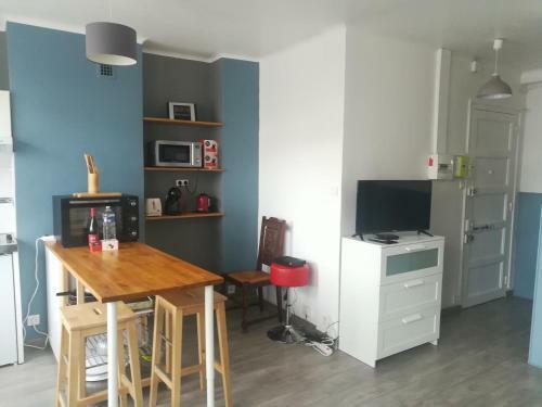 Apartamento Studio * Proximit� Transport * Parking * Fibre