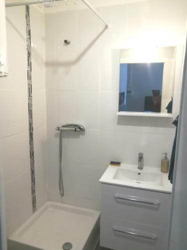 Apartamento Studio * Proximit� Transport * Parking * Fibre