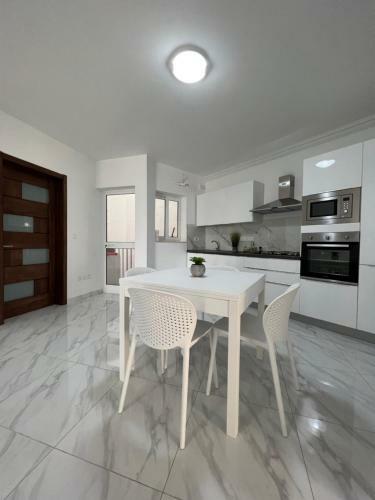 Apartamento Lovely 2 Bed Condo With Patio Overlooking Piazza