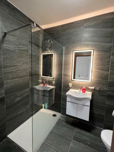 Apartamento Lovely 2 Bed Condo With Patio Overlooking Piazza