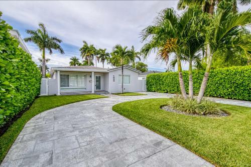 Sunny Palms