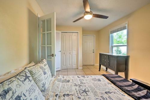 Palm Harbor Sunrise Retreat 3 Mi To Beach!