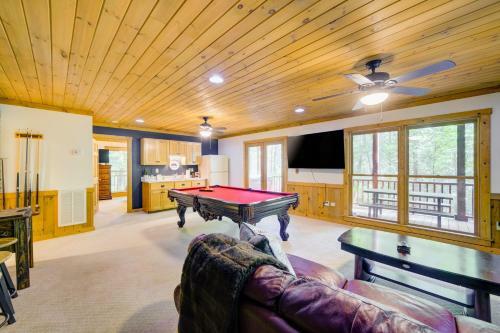 Social Tides Cabin