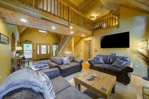 Social Tides Cabin