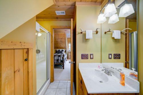 Social Tides Cabin