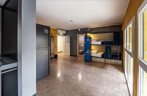Marathon Hostel