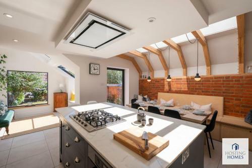 The Aston - 4 Bedroom Townhouse Henley