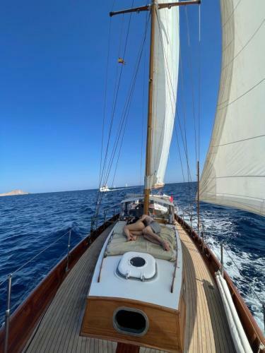Private Cruise On A Classic Wooden Sailboat