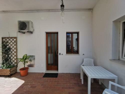 Apartamento Monolocale - Piano Terra - Ingresso Indipendente